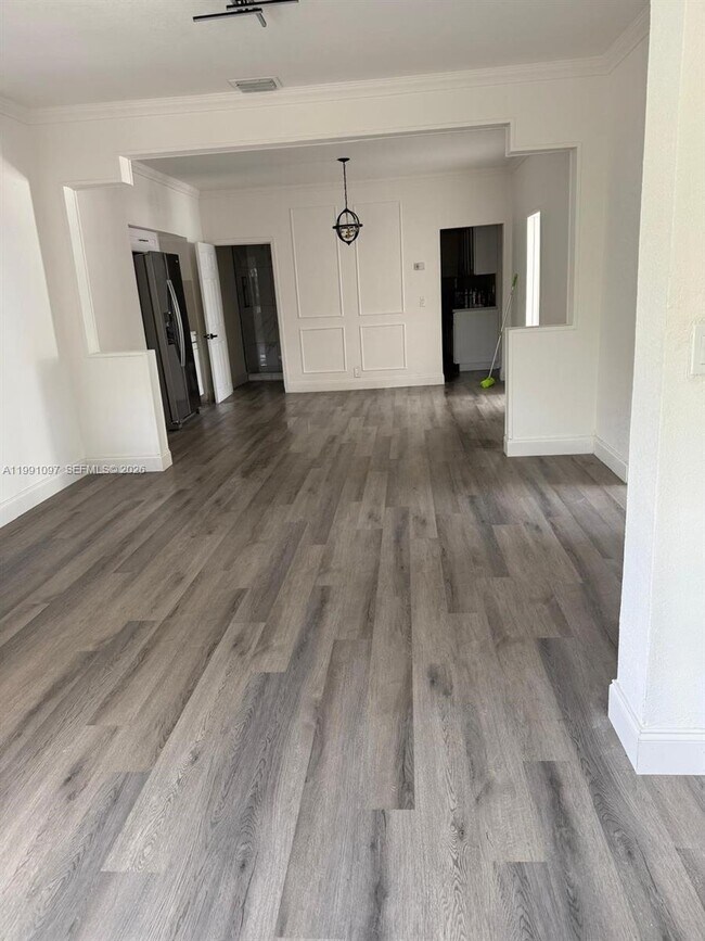 Photo - 248 SW 18th Ct