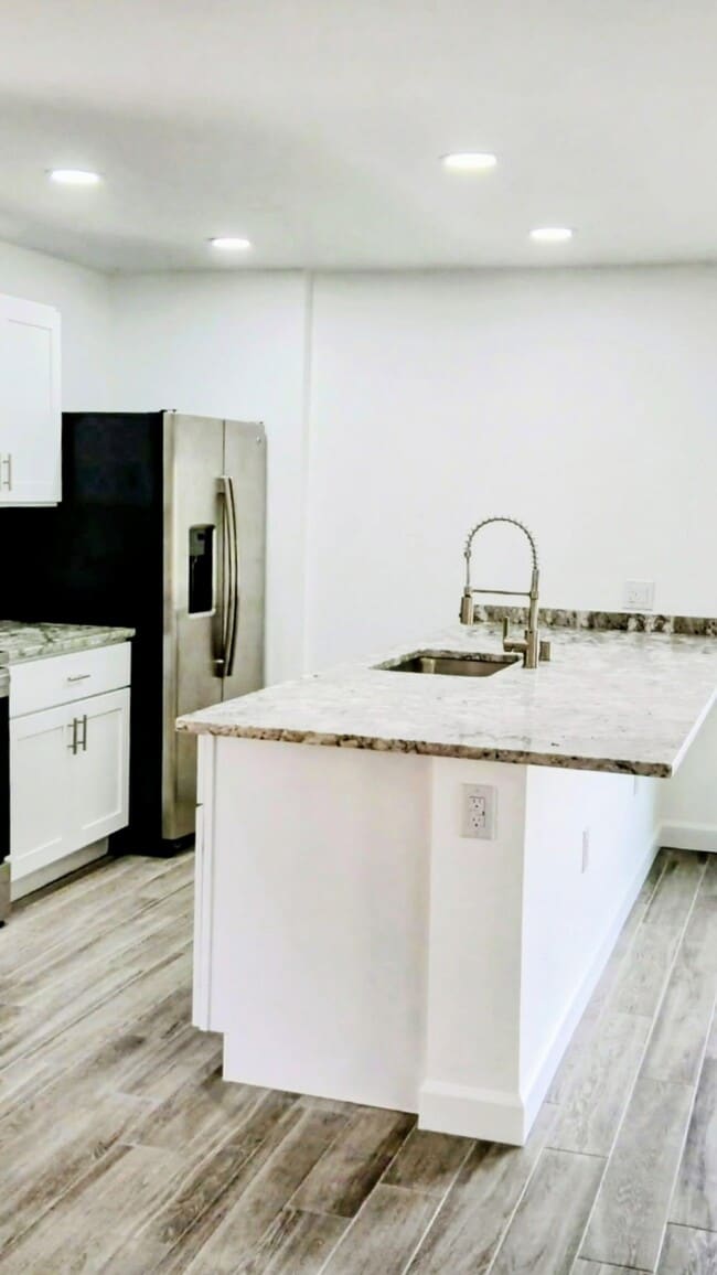 309 Shore Rd Unidad C