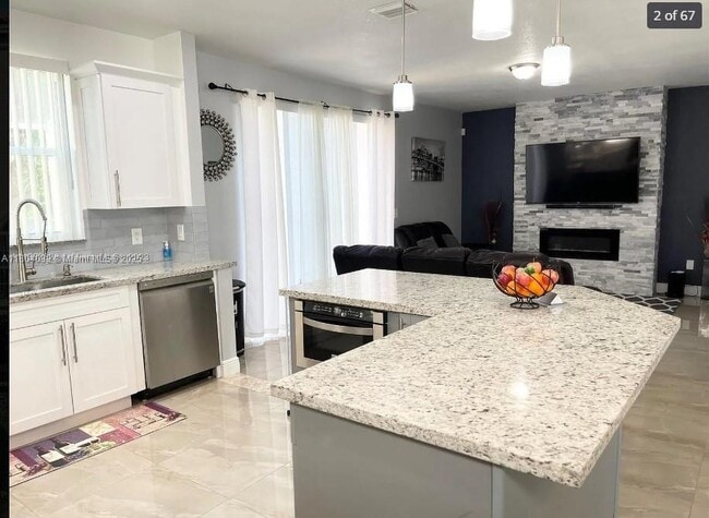 Photo - 409 NW 87th Ln