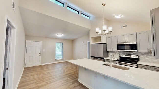 Photo - 5012 Glenview Ct