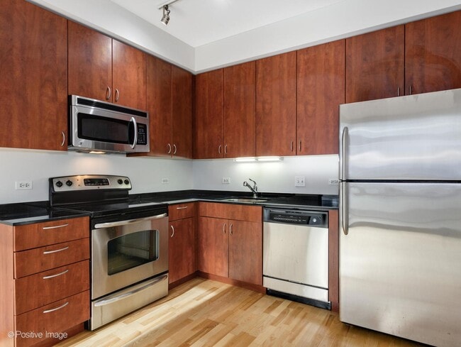 Photo - 1043 W Madison St Unit 27R