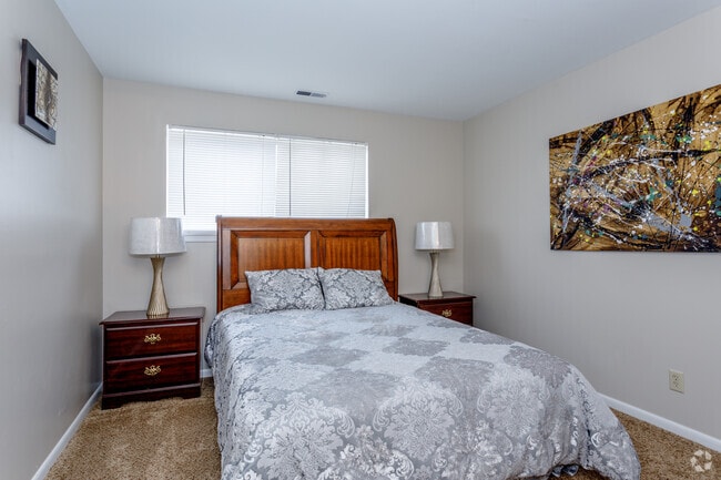 2HAB, 1.5BA - 825 ft²