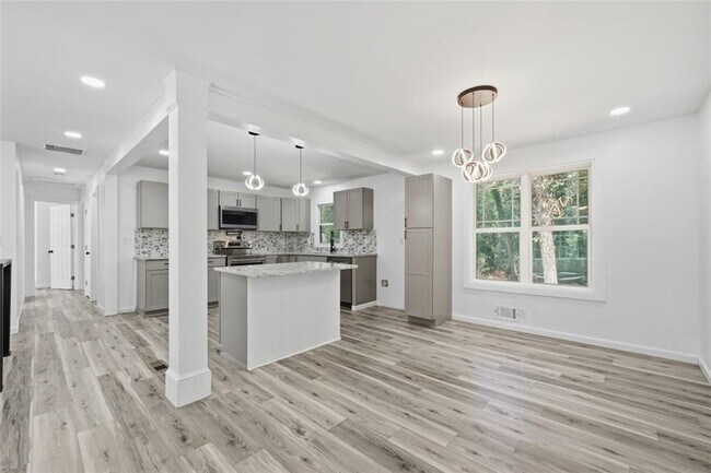 Photo - 3920 Wedgefield Cir