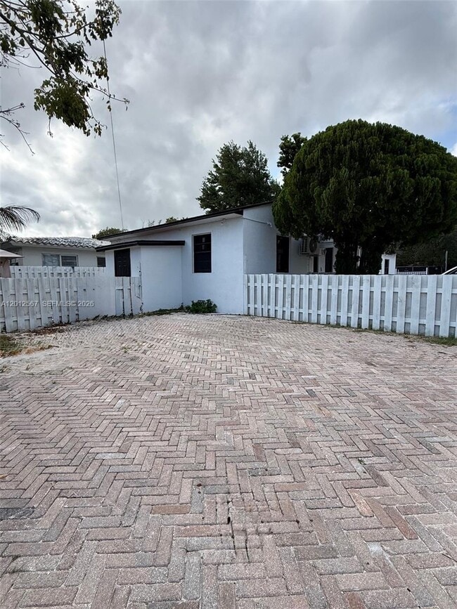 Photo - 7724 NE 1st Ave Unidad A