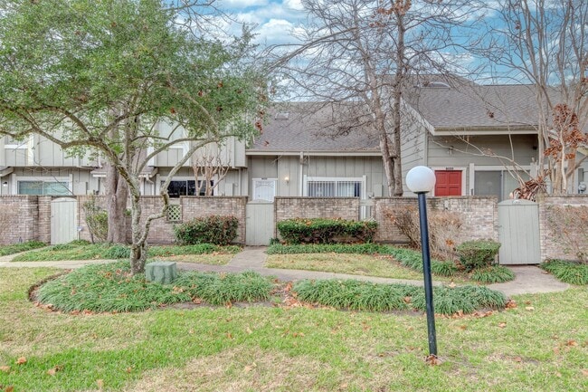 Building Photo - 12926 Greenway Chase Ct Unit 2926