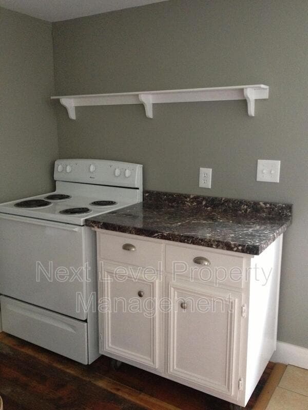 Photo - 735 7th Ave E