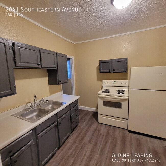 Photo - 2041 Southeastern Ave