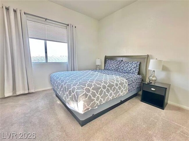 Photo - 5213 Longridge Ave