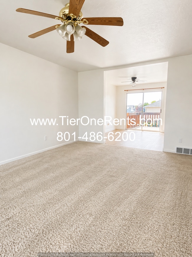 Photo - **MOVE IN SPECIAL** $300 off first month's rent