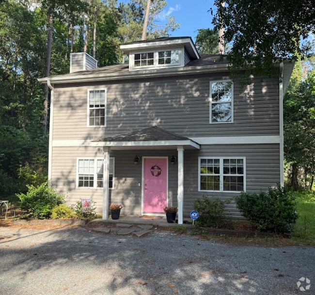 Building Photo - BONHAM AVENUE - 4BD - Students Welcome ($8... Rental