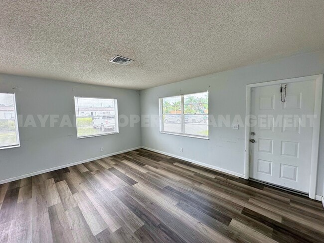 Photo - 4523 Gulfstream Rd