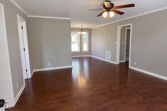 Photo - $1500 3 Bedroom 2 Bath Modern Brick Home!