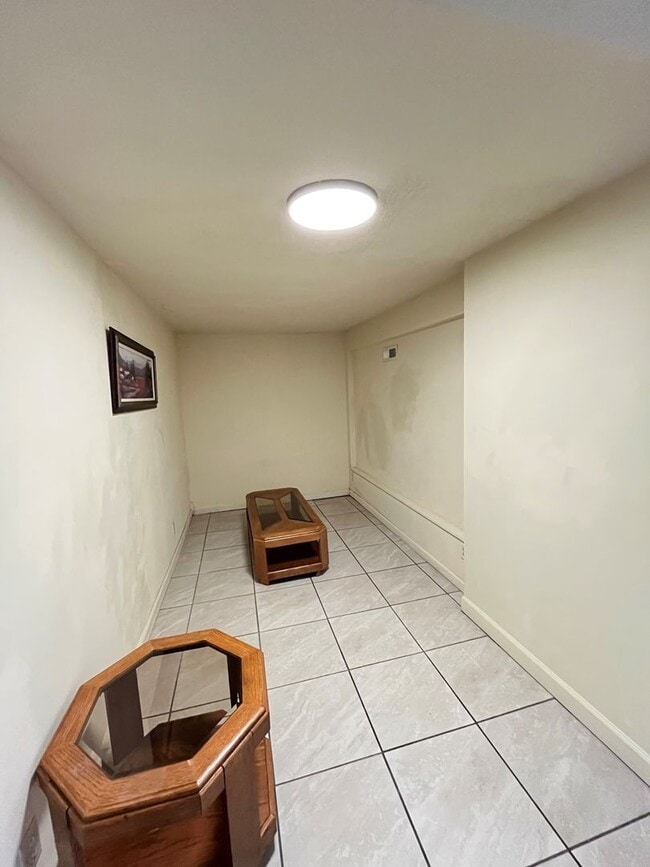 Photo - 2 bedroom duplex MINIMALIST'S DREAM / all appliances with office