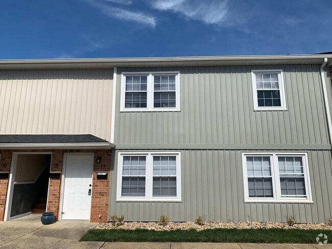 Building Photo - Rutherford Townhomes Off Fort Avenue Unit 17