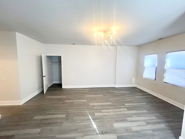 Photo - 2258 S Sacramento Ave Unidad 1