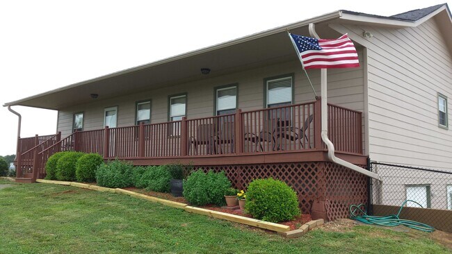 Photo - 1228 Taylorsville Macedonia Rd SW House