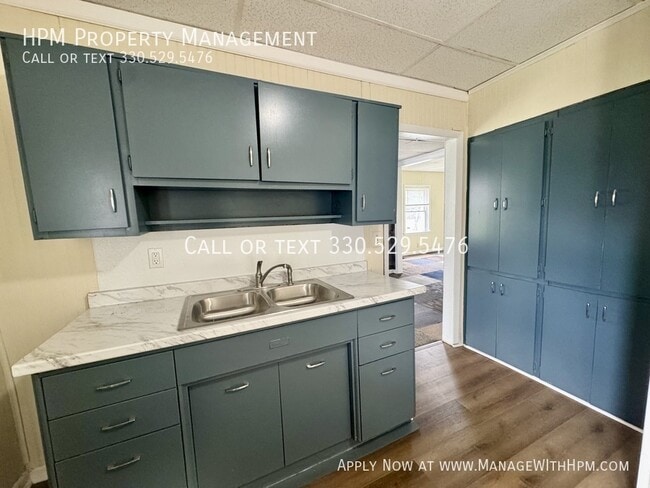Photo - 202 Smith Ave SW