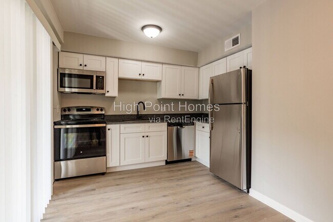 Photo - 400 Gallery Ln Unit B7