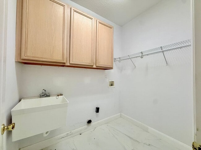 Photo - 11400 Lovers Ln