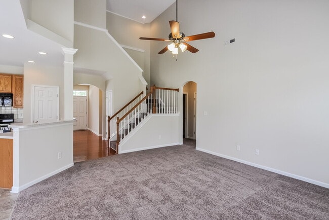 Photo - 802 Shefford Town Dr