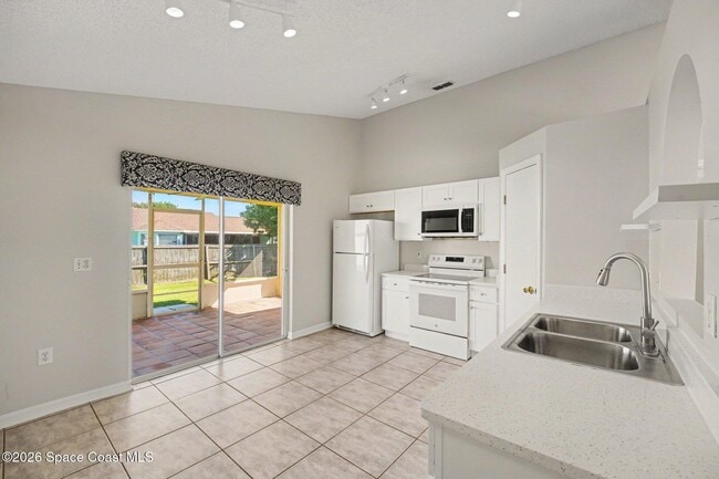 2824 Maderia Cir