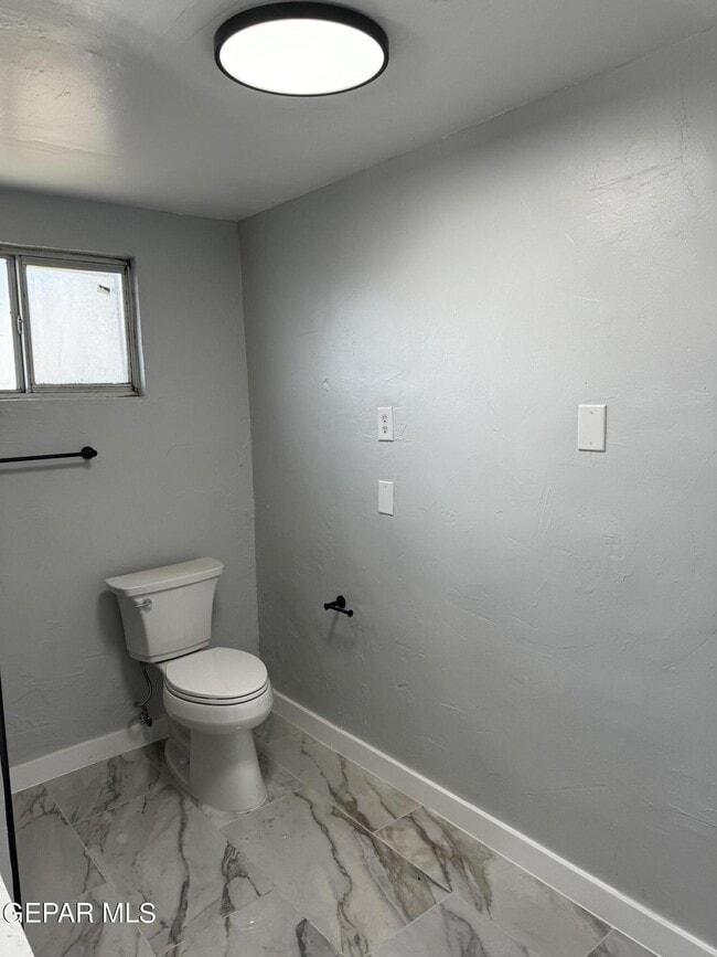 Building Photo - 10277 N Loop Dr Rental