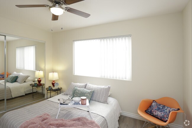 1BR-1BA - 550 SF