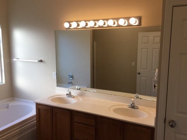 Photo - 204 Annesbury Ln