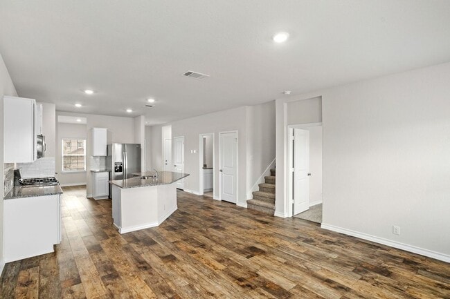 Photo - 5035 Punch Shot