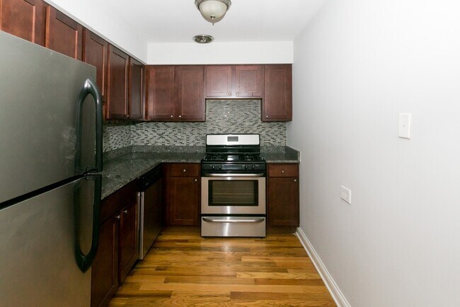 Photo - 701 Elm Pl Unit 201