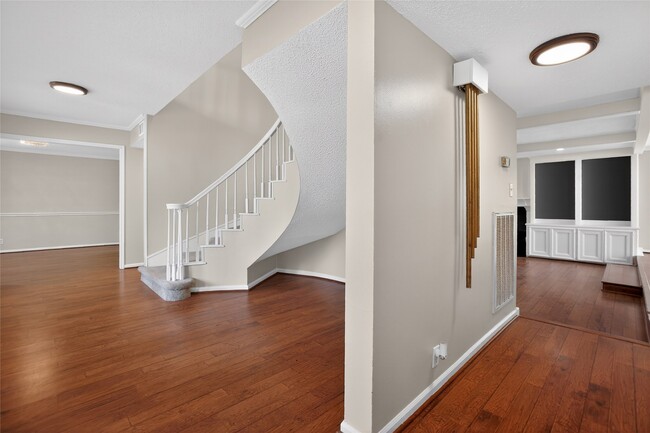 Photo - 112 Kirkwood Ln
