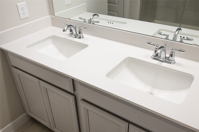 Building Photo - 17549 Rosette Grass Dr