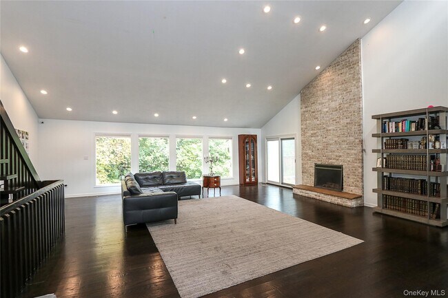 Photo - 35 Old Pond Rd