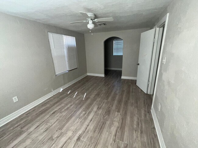 Photo - 1924 NW Arlington Ave