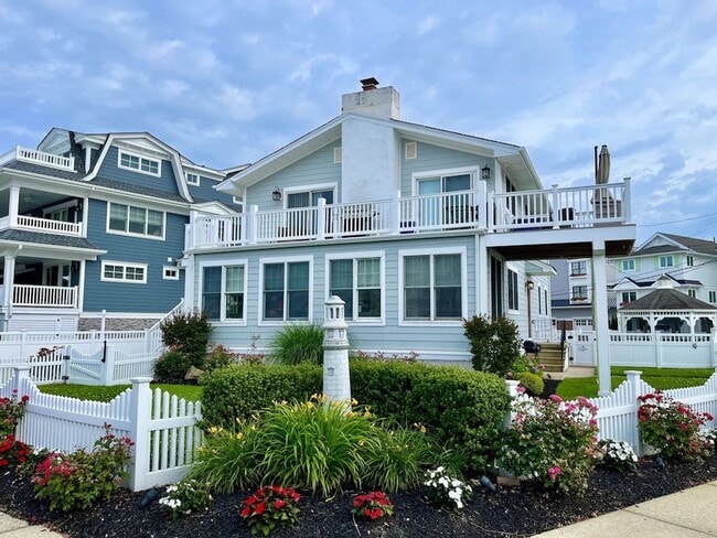 798 Sunrise Dr Unit 1 (WINTER RENTAL ONLY)