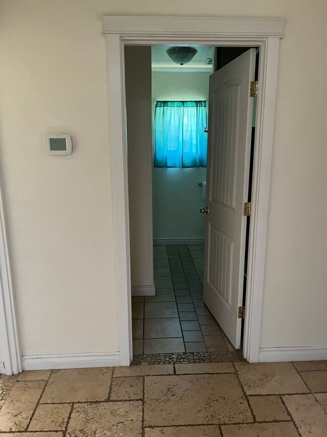 Photo - 3 bed / 2 bath Duplex