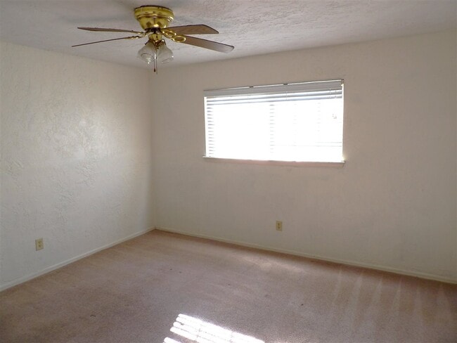 Photo - 6405 NW Oak Ave Unit A-5