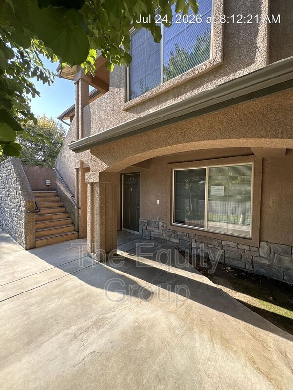 Building Photo - 4223 W Walnut Ave Unit B