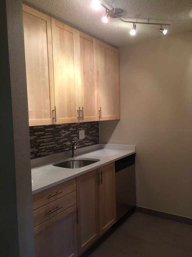 Photo - 3009 Madison Ave