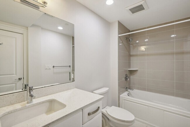 1471 Beacon St Unidad 2