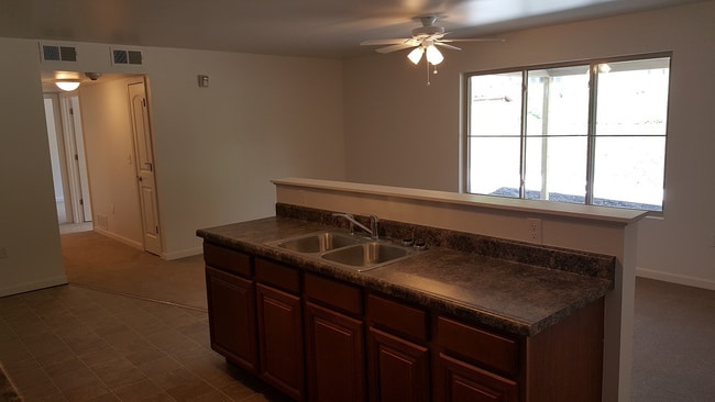 Kitchen / LR - New Haven Apartments