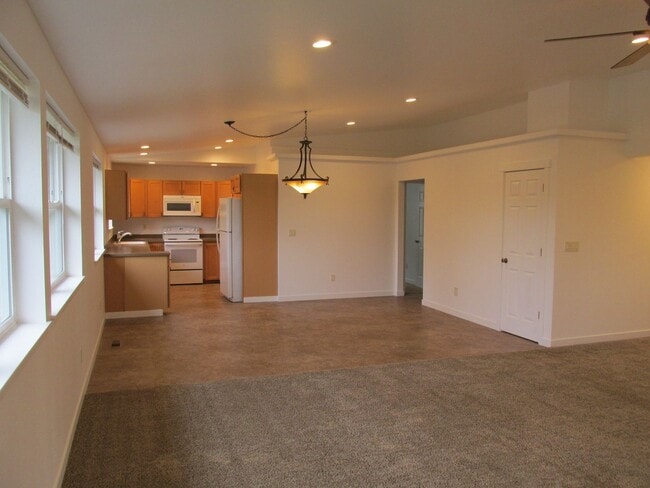 Photo - 3 Bedroom House in Burlington