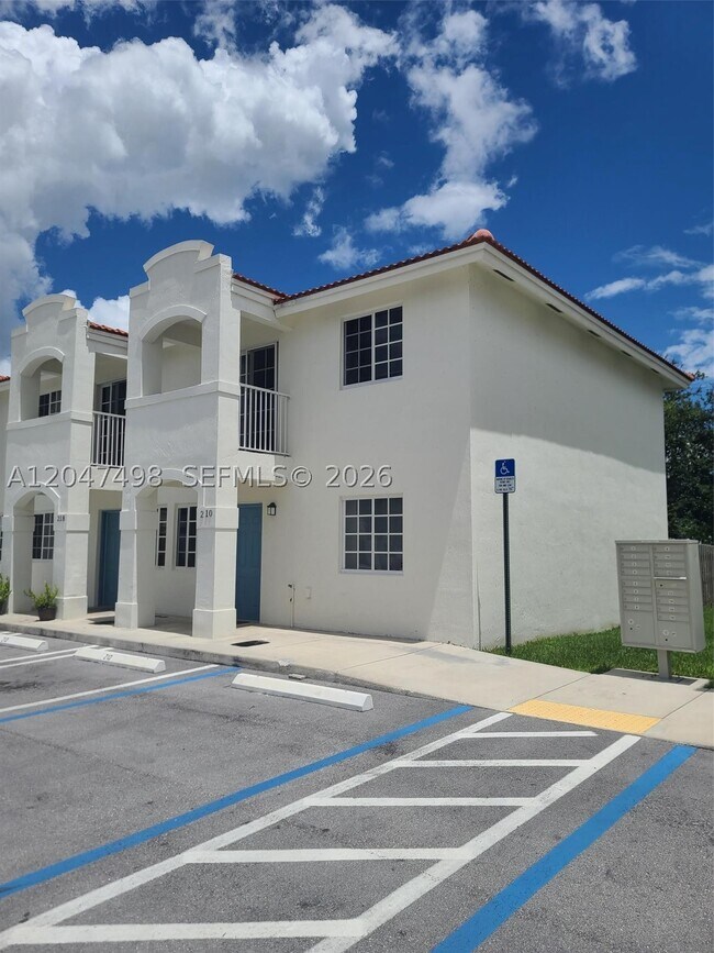Photo - 210 SW 3rd St