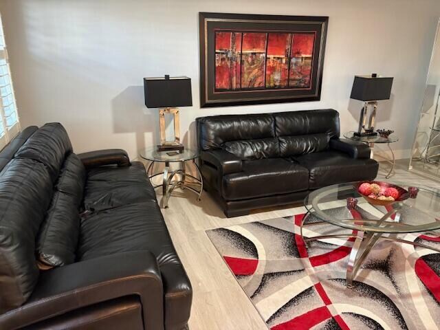 Photo - 1015 Cornwall A Unit 1015