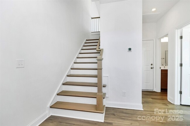 Photo - 7118 Westrow Ave