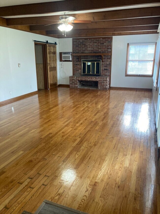 Photo - 2718-2720 S. Stewart Unit 2718