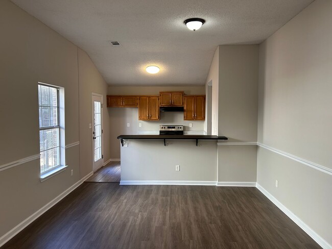 Photo - 7122 Village Ln