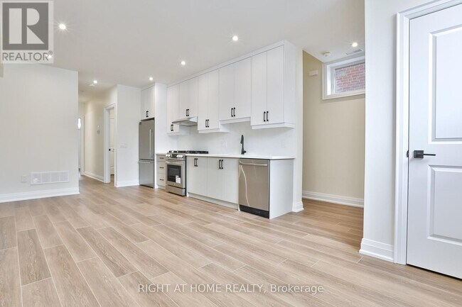 Photo - 2 - 39 FIFTEENTH STREET Unit 2
