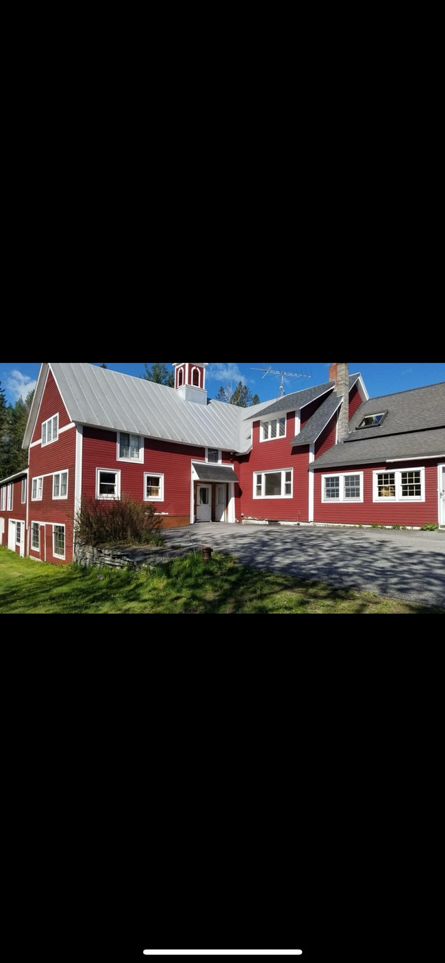 Building Photo - Vermont Farmhouse Unit 4