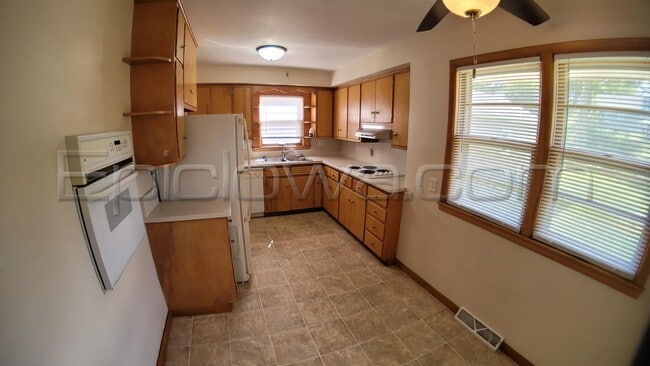 Photo - 214 24th St NW